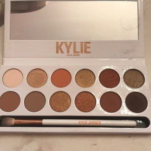 Bronze palette